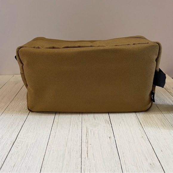 Hurley Men’s Toiletries Bag Zippered NWT Golden Doodle - Picture 5 of 14